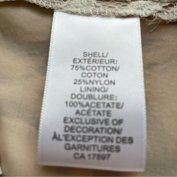 Elegant Sleeveless Top by Banana Republic - Picture 8 of 9